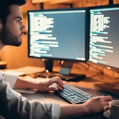 عوارض نشستن طولانی مدت پای تلویزیون