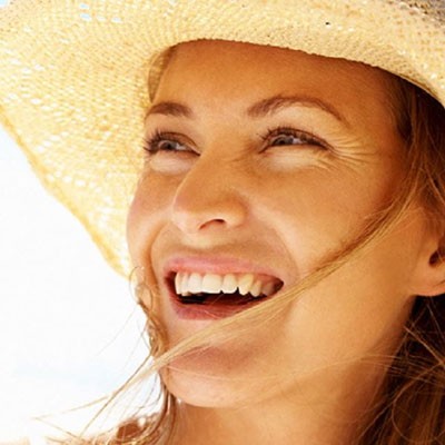 تاثیرات نور خورشید روی پوست و استفاده از محصولات ضد آفتاب